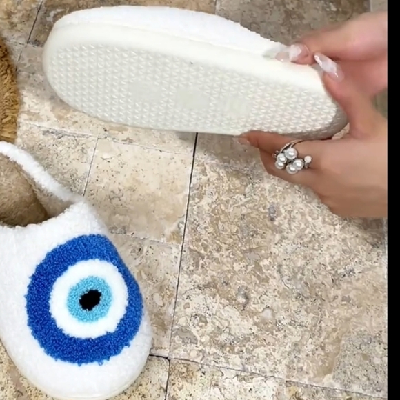 Soft & Cozy Boho Brand New Lucky Evil Eye of Protection Plush Sherpa Slippers - Picture 15 of 15